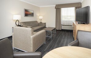 1 bedroom, desk, laptop workspace, iron/ironing board - Holiday Inn Greenville by IHG (Greenville)