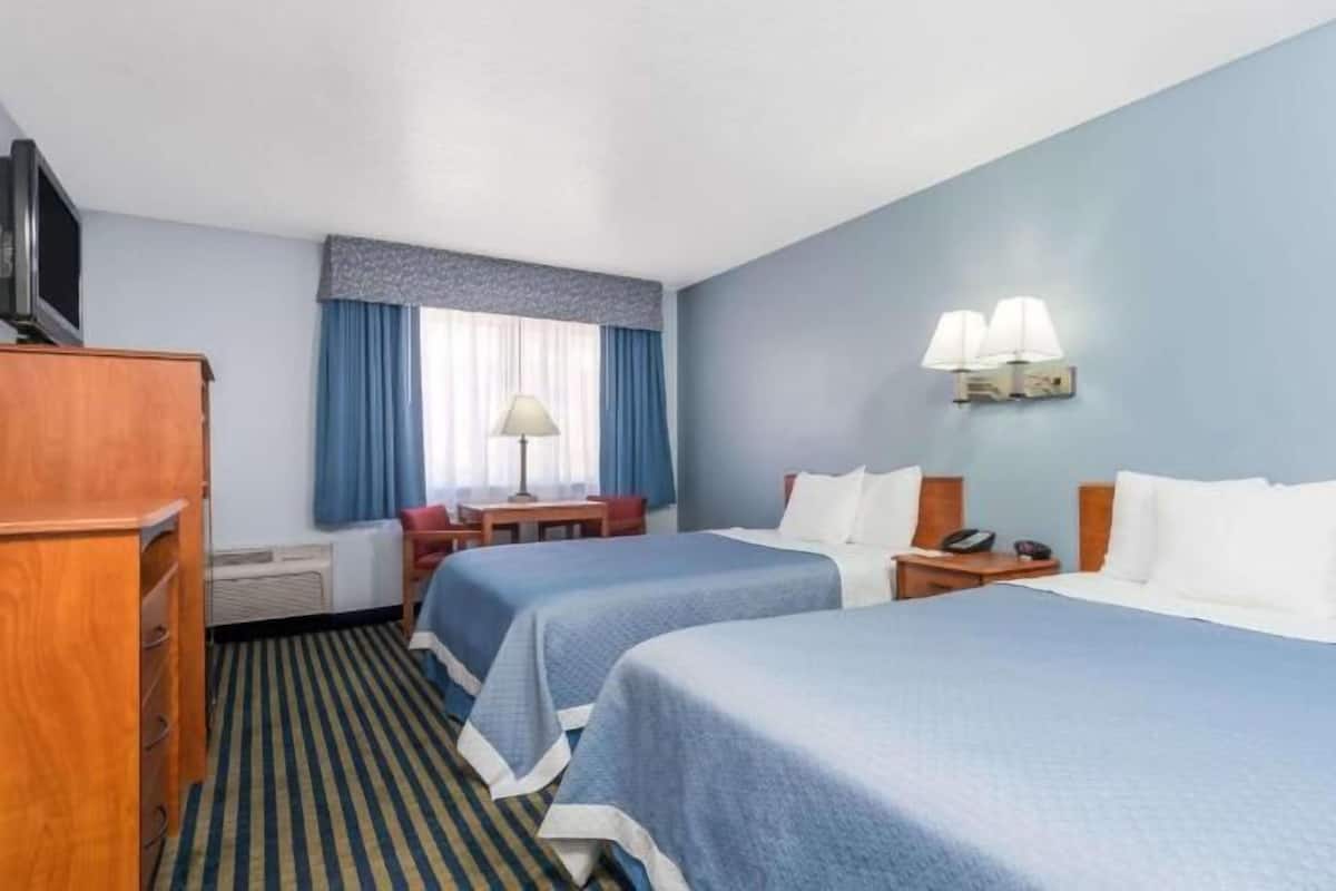 Desk, laptop workspace, iron/ironing board, rollaway beds