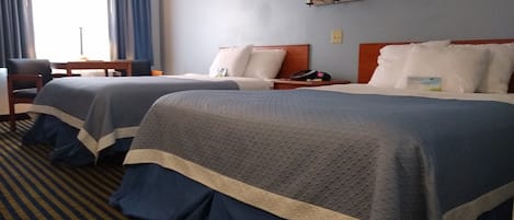 Escritorio y espacio para trabajar con laptop