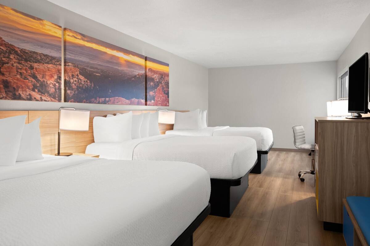 Room, Non Smoking, Refrigerator | Desk, laptop workspace, iron/ironing board, rollaway beds (surcharge)