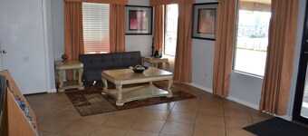 Hill Country Inn & Suites