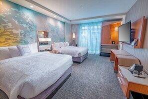 Bureau, fer et planche à repasser, lits bébé (en supplément)