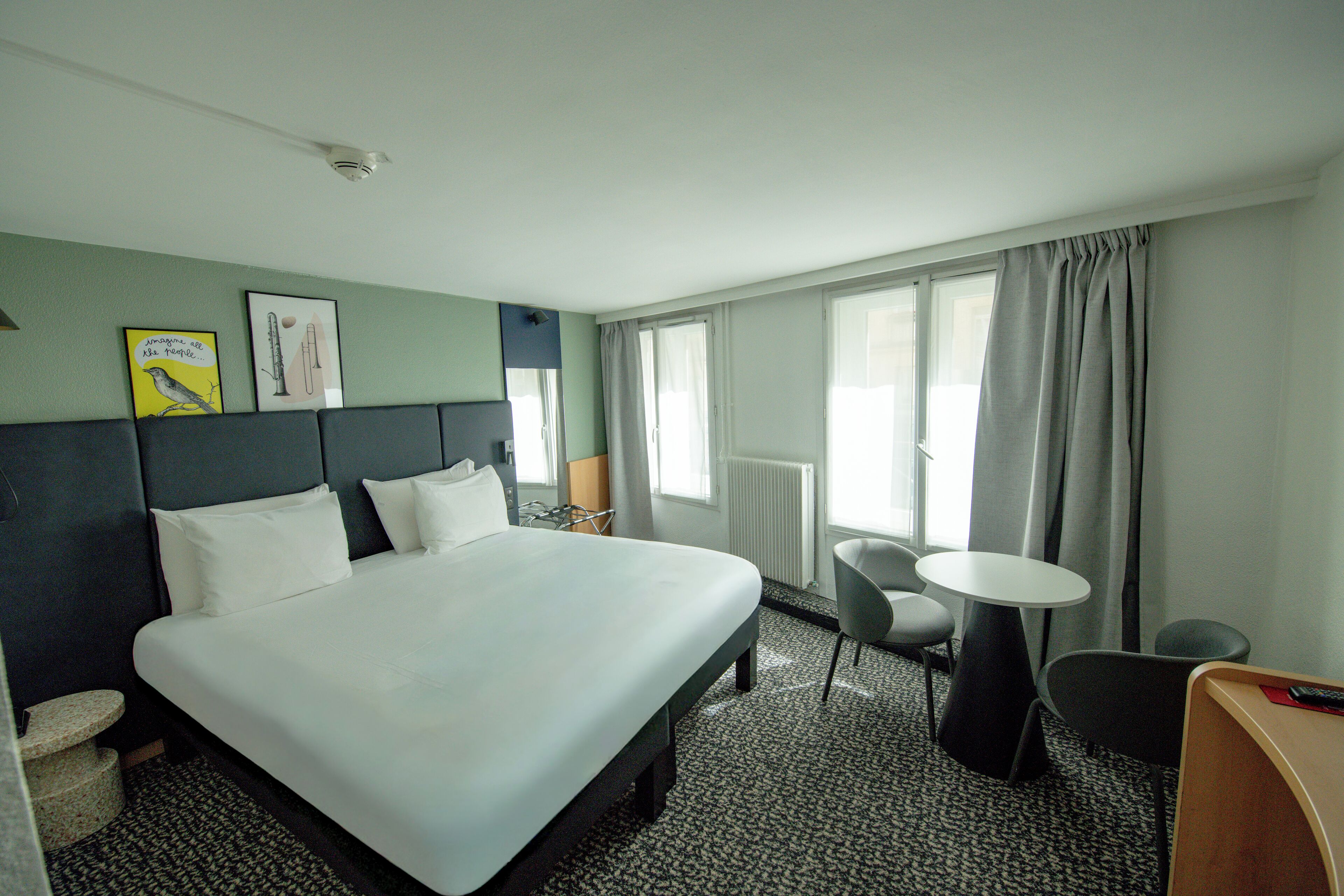 ห้องคอมฟอร์  ท, เตียงใหญ่ 1 เตียง | ตู้นิรภัยในห้องพัก, โต๊ะทำงาน, ห้องเก็บเสียง, Wi-Fi ฟรี