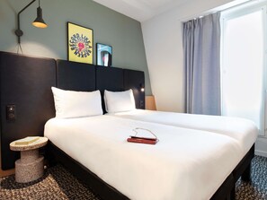 Standard Twin Room, 2 Twin Beds | In-room safe, desk, soundproofing, free WiFi - Ibis Paris Grands Boulevards Opera 9th (Paris)