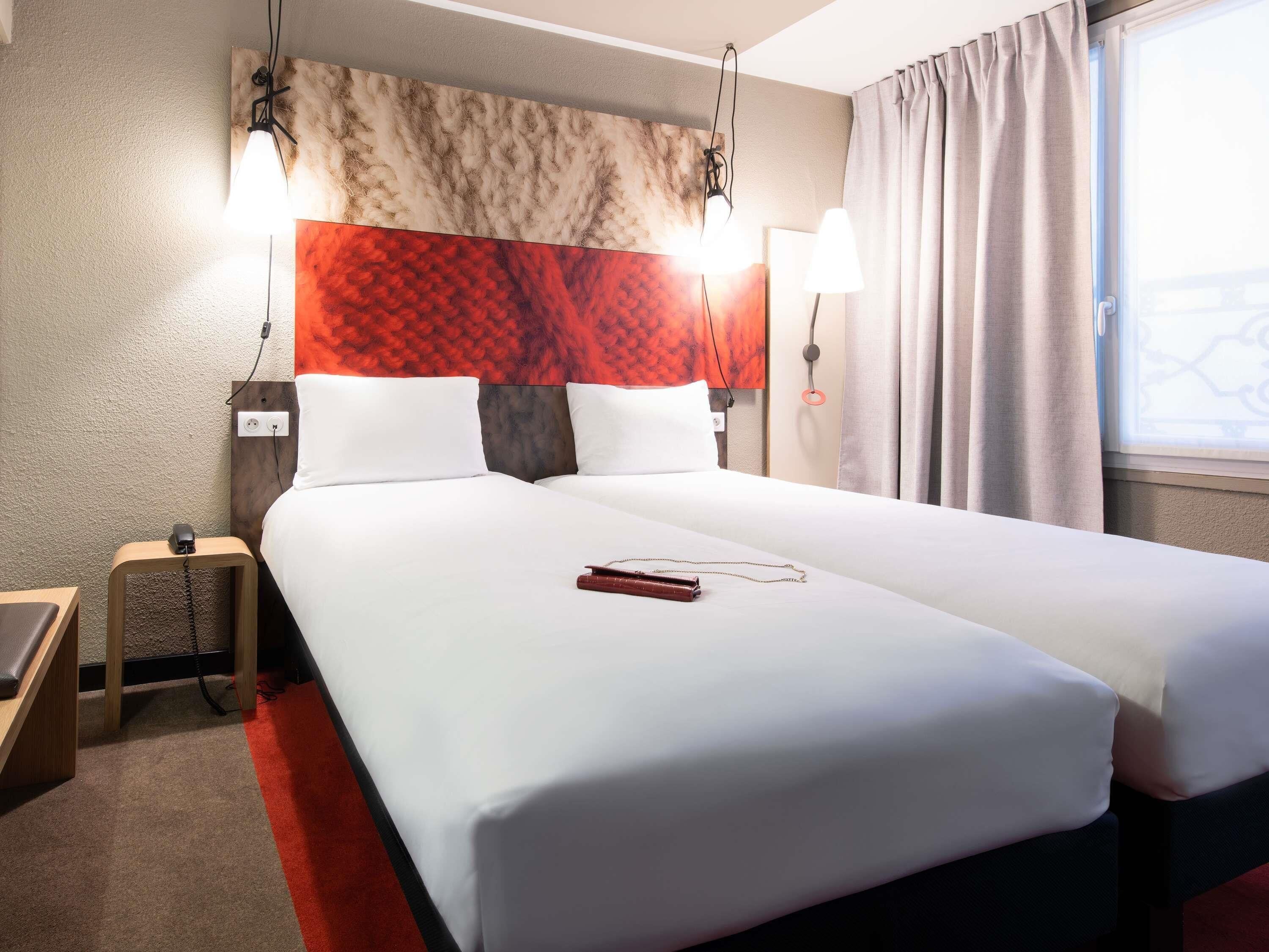 Habitación estándar con 2 camas individuales, 2 camas individuales | Caja fuerte, escritorio, sistema de insonorización y wifi gratis