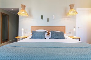 豪華客房 | 埃及棉床單、高級寢具、Tempur-Pedic 床墊、客房內保險箱