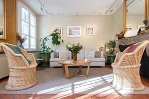 Sala de estar en el lobby