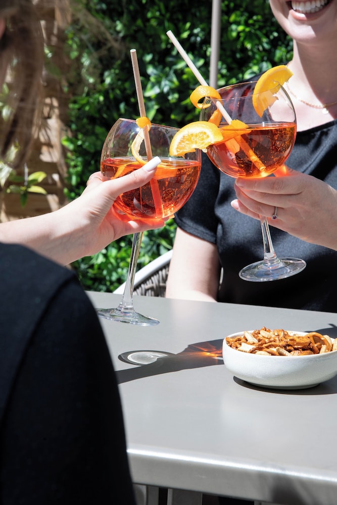 Boutique Hôtel Cézanne by null