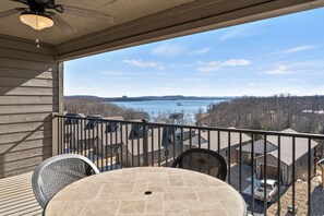 3-BD Lake View Condo W/ Loft - Penthouse Suite - 1210 | Terrace/patio
