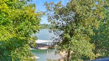 Appart'hĂŽtel Deluxe, 2 chambres, en bord de lac | Terrasse/Patio