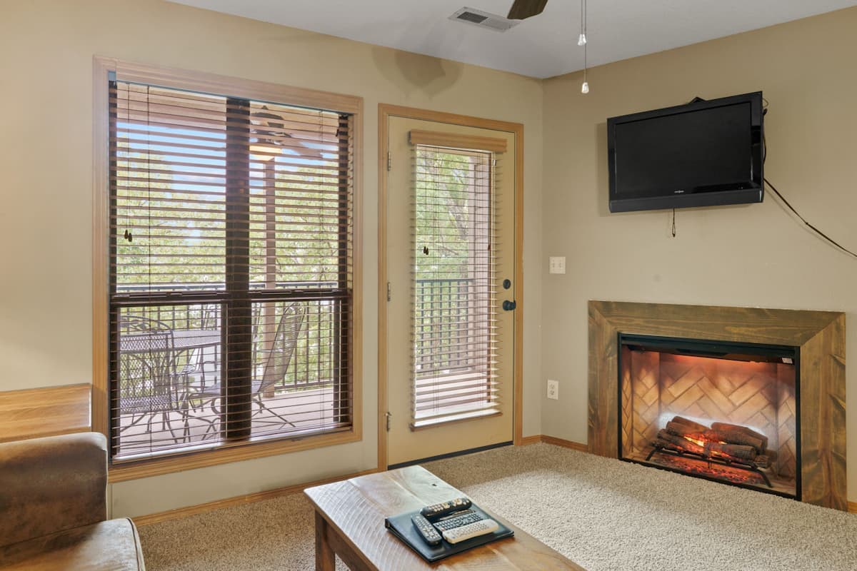 2-BD Waterfront Walk-In Condo - 606 | Living area | 30-inch Smart TV with cable channels, TV