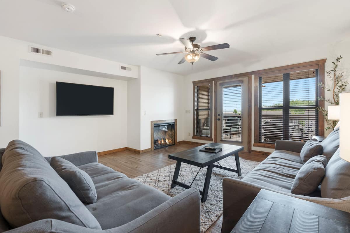2-BD Lake View Condo - Walk-In Level - 1107 | Living area | 30-inch Smart TV with cable channels, TV