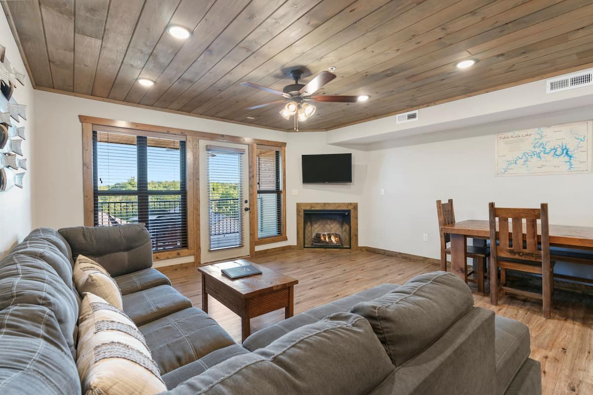 3-BD Lake View Condo - Walk-In Level - 1208 | Living area | 30-inch Smart TV with cable channels, TV