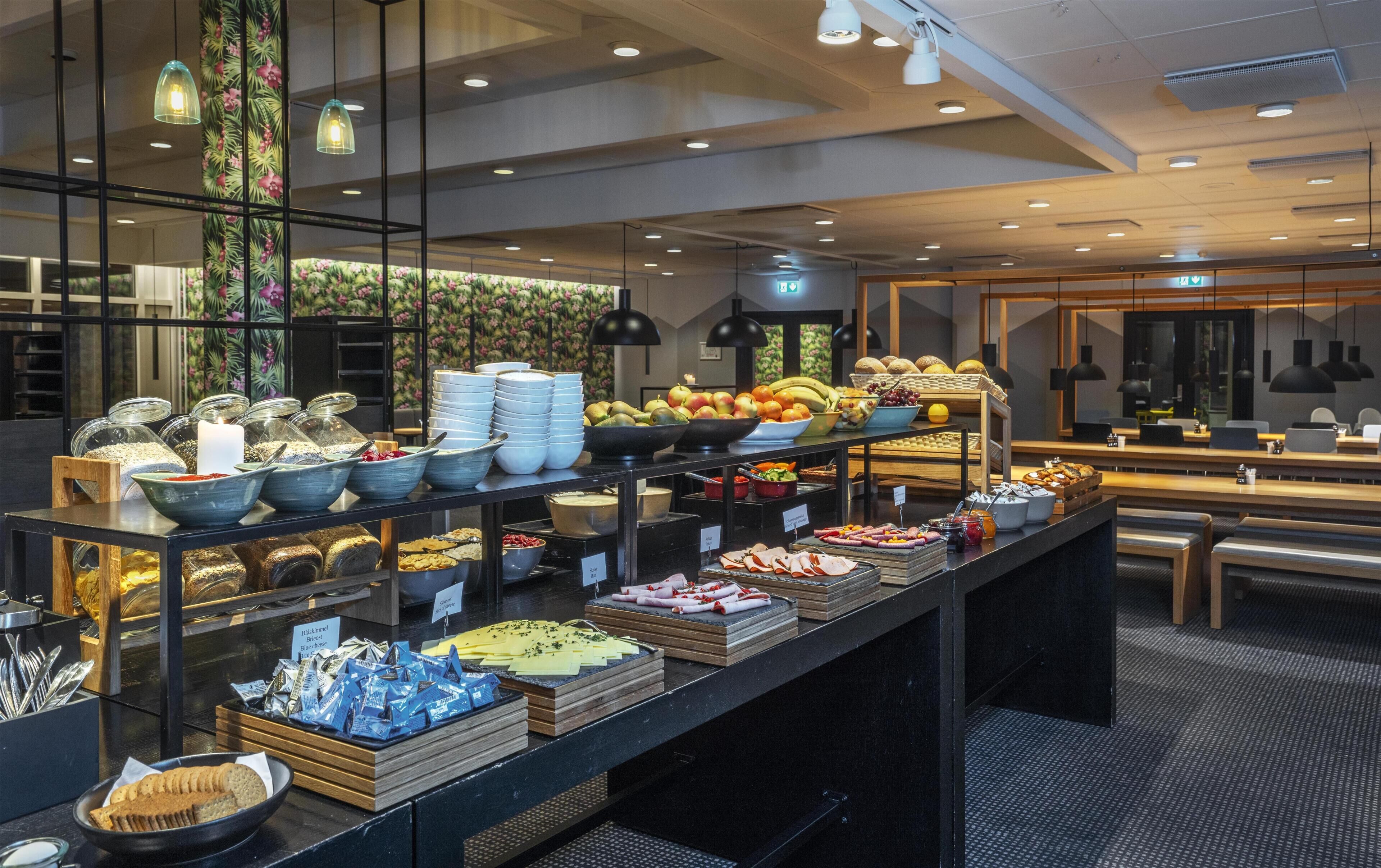Free daily continental breakfast
