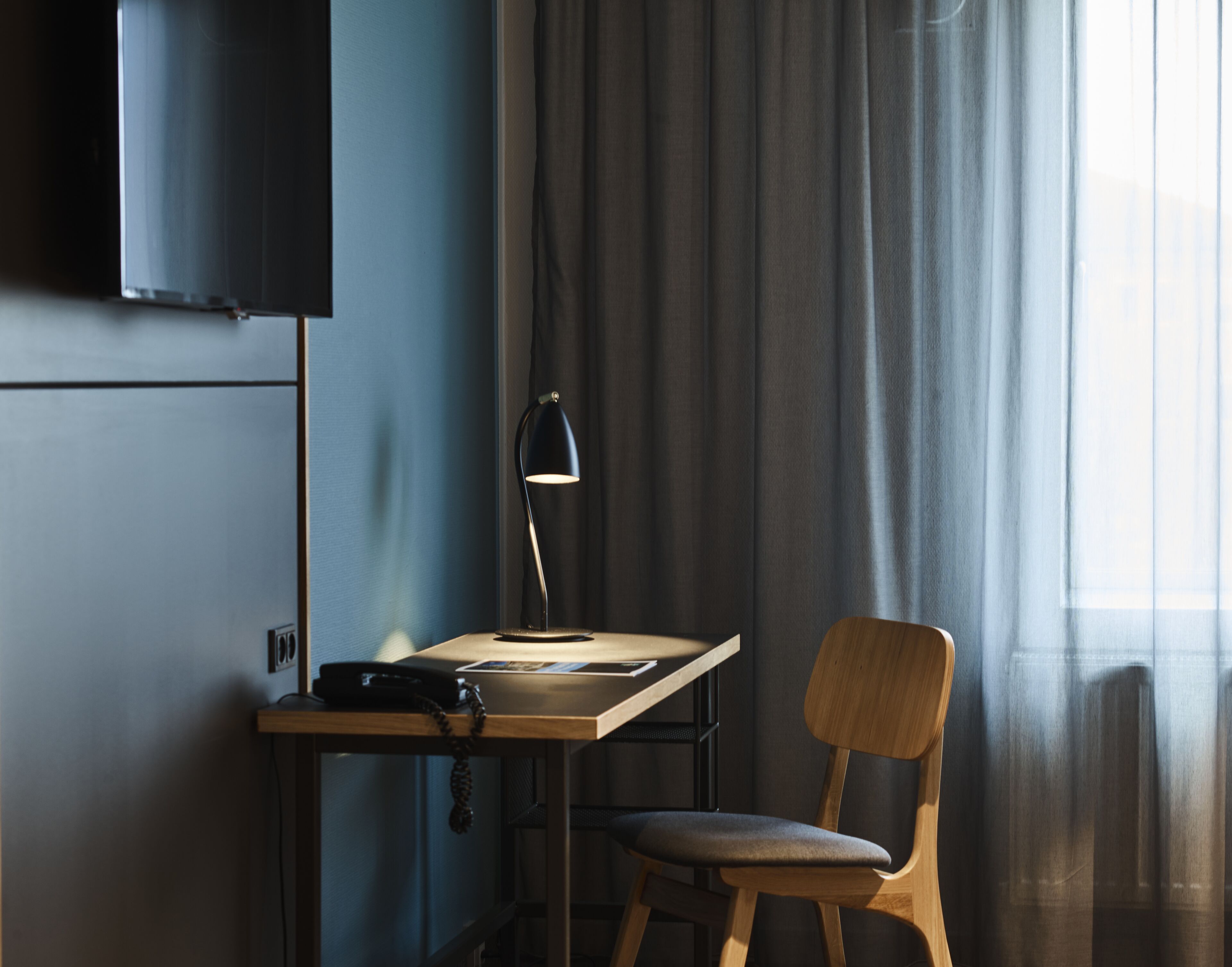 Ropa de cama hipoalergénica, escritorio y cortinas blackout 
