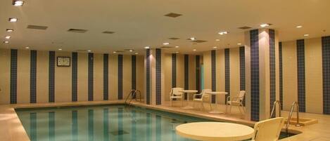Indoor pool, outdoor pool