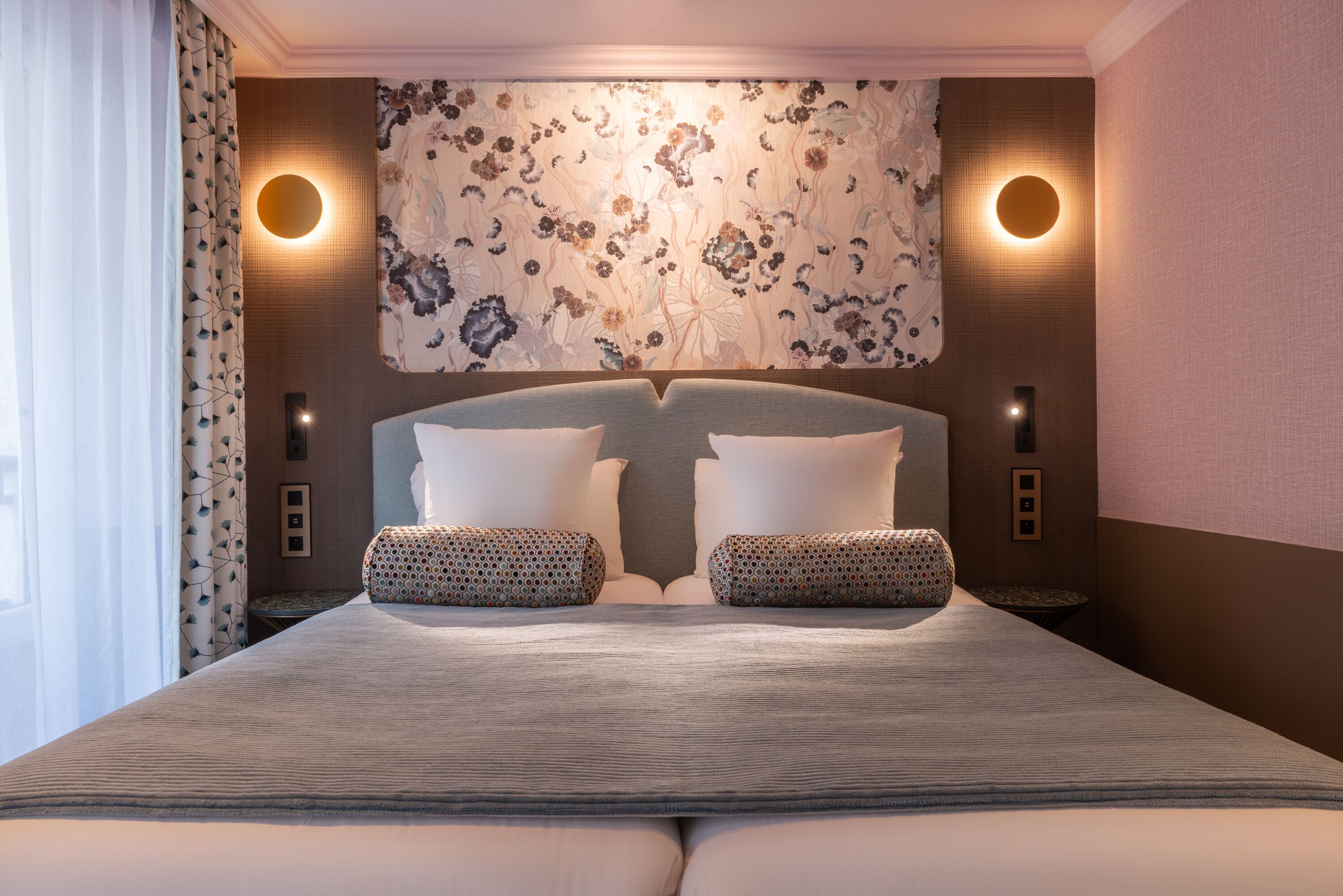 premium bedding, in-room safe, laptop workspace, blackout curtains