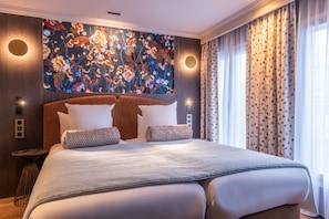 Premium bedding, in-room safe, laptop workspace, blackout drapes