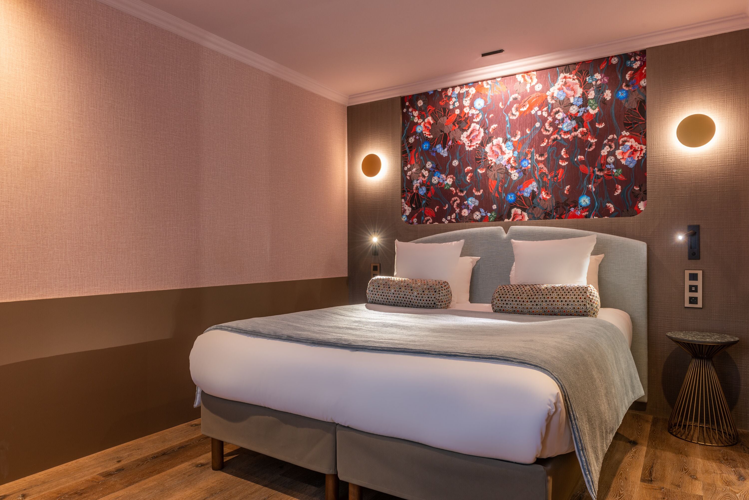 premium bedding, in-room safe, laptop workspace, blackout curtains