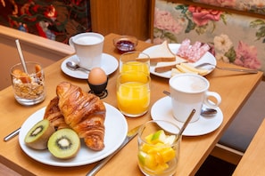 Daily buffet breakfast (EUR 17 per person)