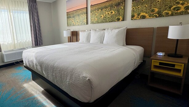 Standard Room, 1 King Bed | Pillowtop beds, desk, blackout drapes, WiFi (free) - Days Inn by Wyndham Wall (Wall)