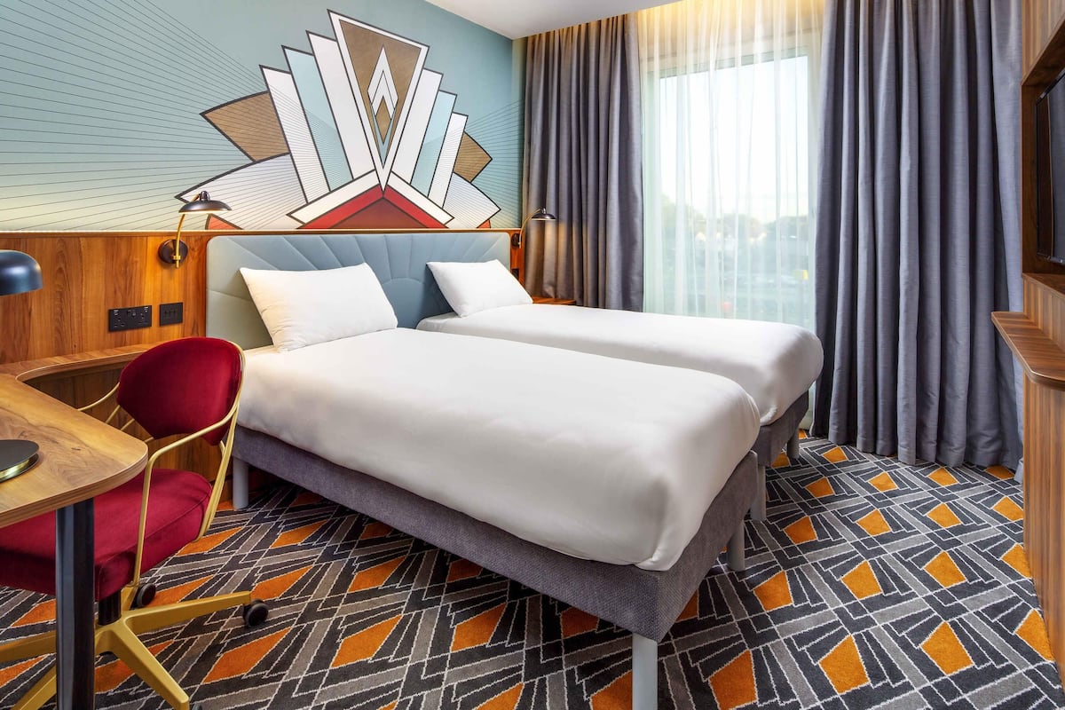 Escrivaninha, espaço de trabalho para notebook