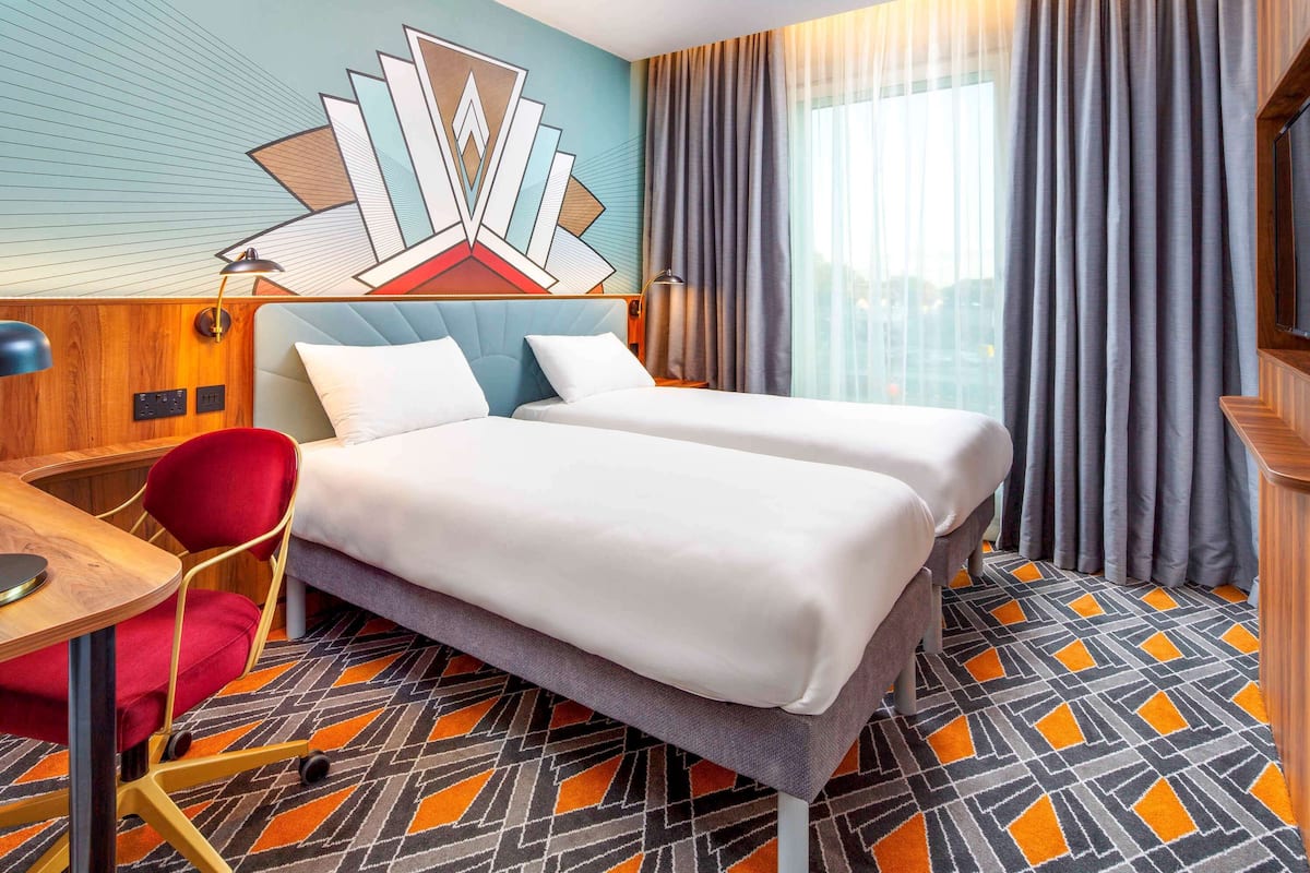 Family Room, 2 Single Beds, Accessible | Desk, laptop workspace, iron/ironing board, free WiFi