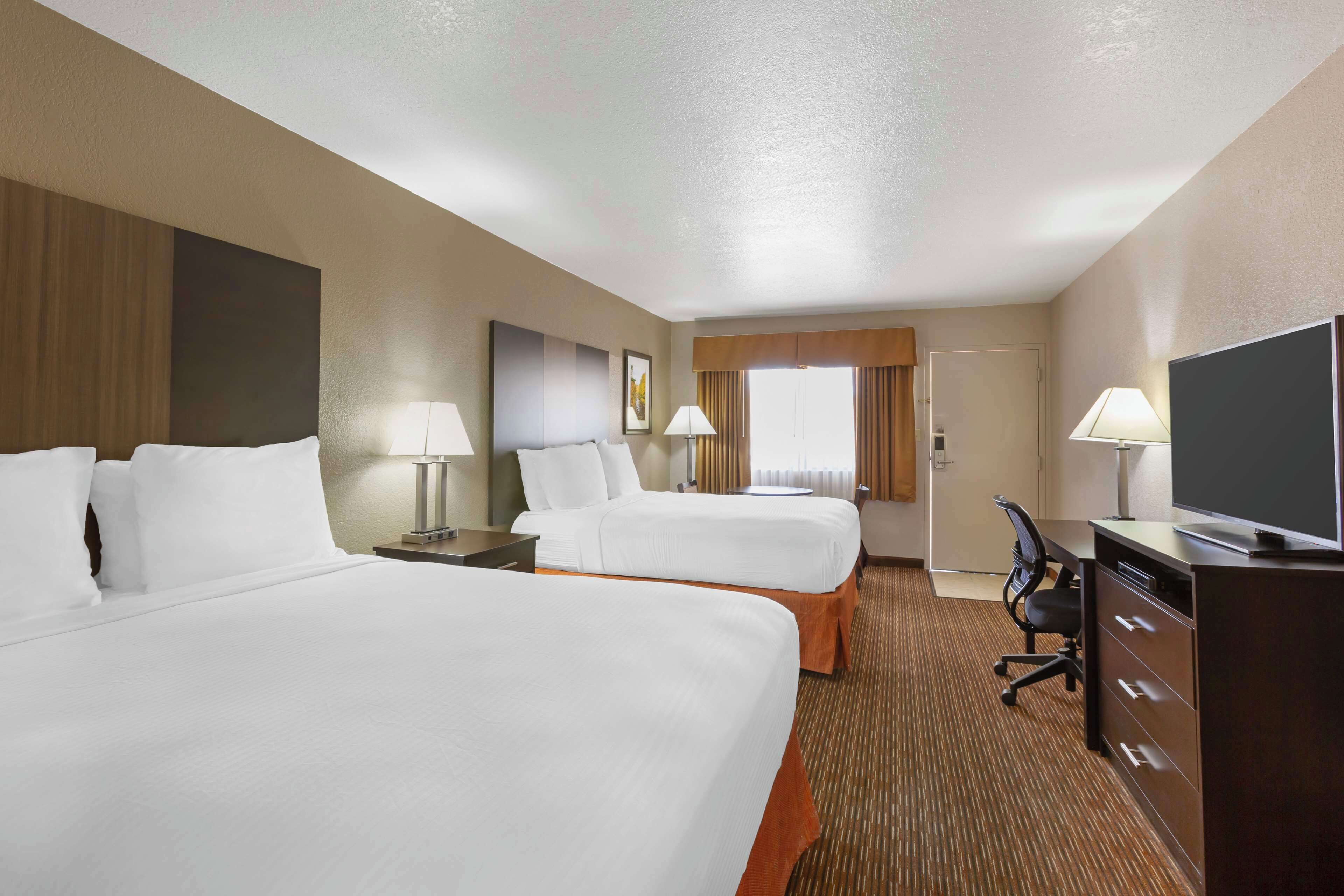 1 bedroom, desk, laptop workspace, blackout curtains