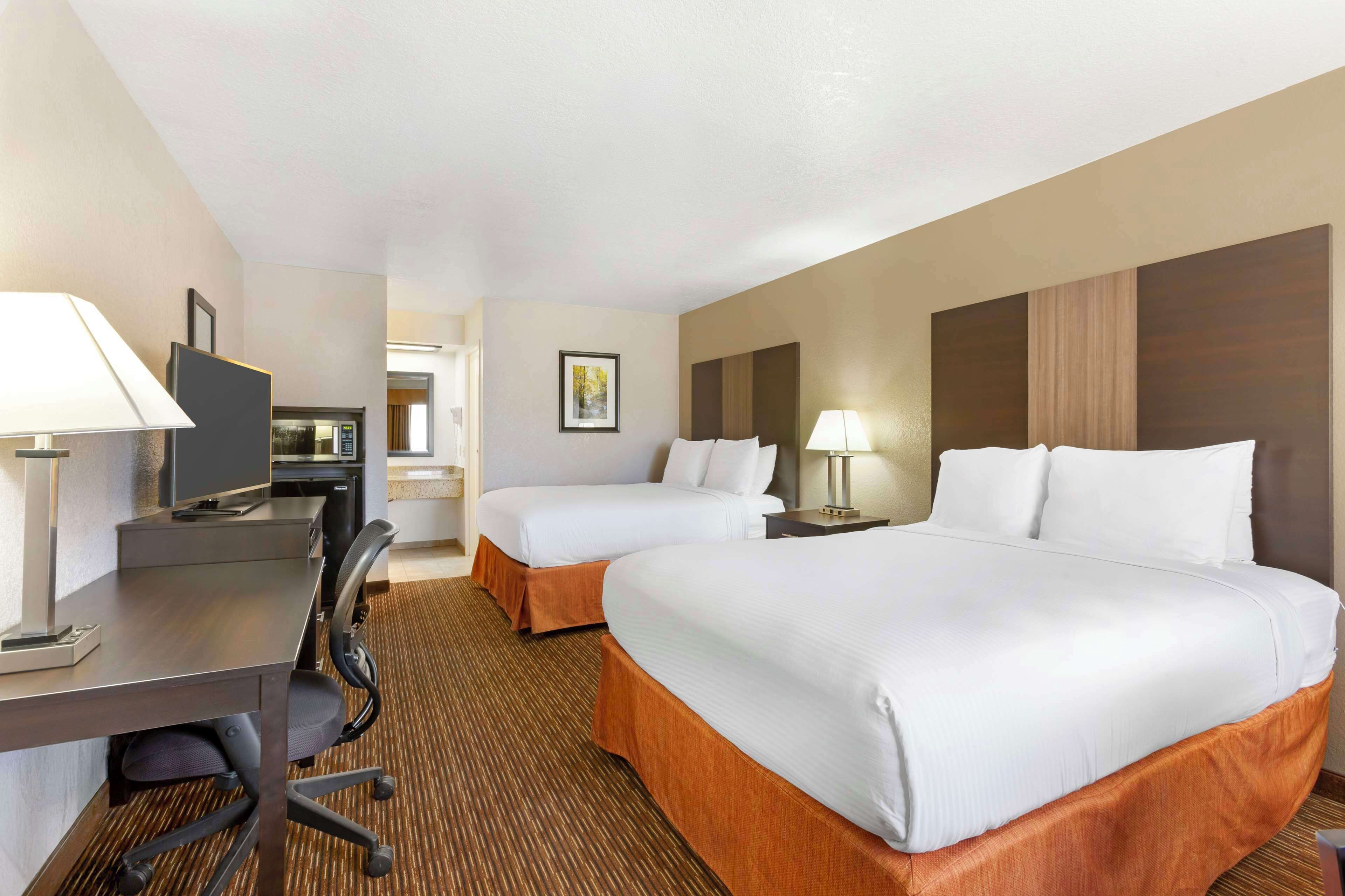 1 bedroom, desk, laptop workspace, blackout curtains