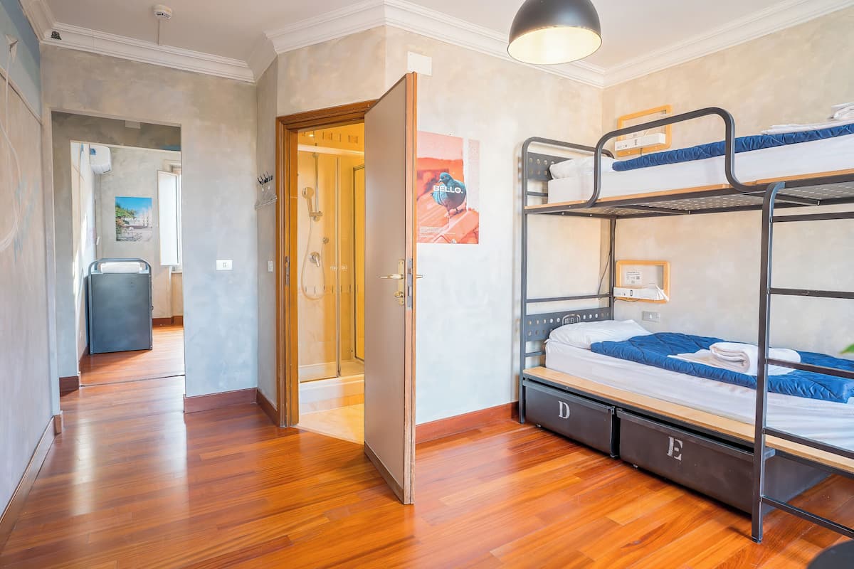 Bed in 5 bed mixed dorm