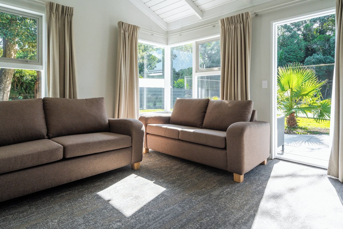 Junior Suite Gardenview | 1 bedroom, in-room safe, desk, iron/ironing board