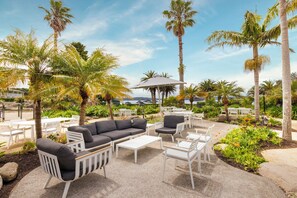 Breakfast, dinner served; local cuisine, garden views 