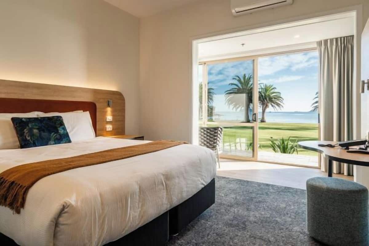 1 bedroom, in-room safe, desk, iron/ironing board
