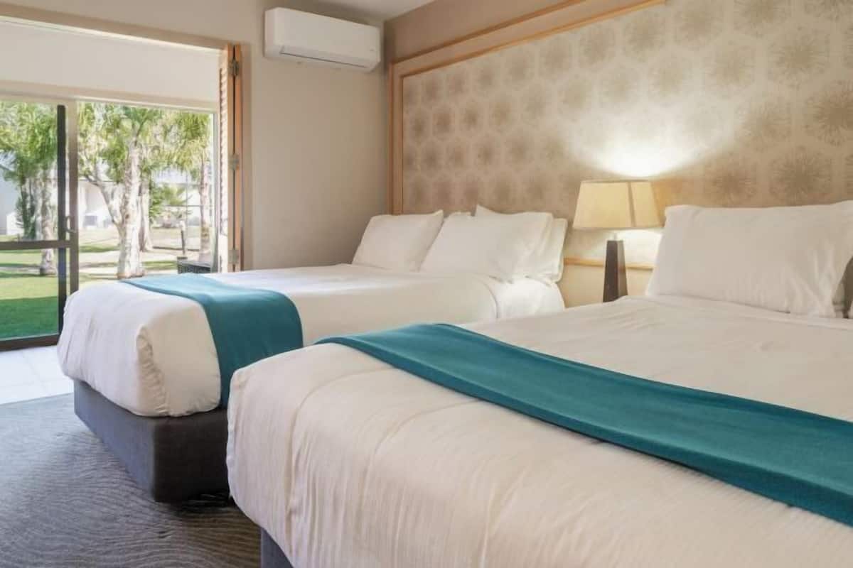 1 bedroom, in-room safe, desk, iron/ironing board
