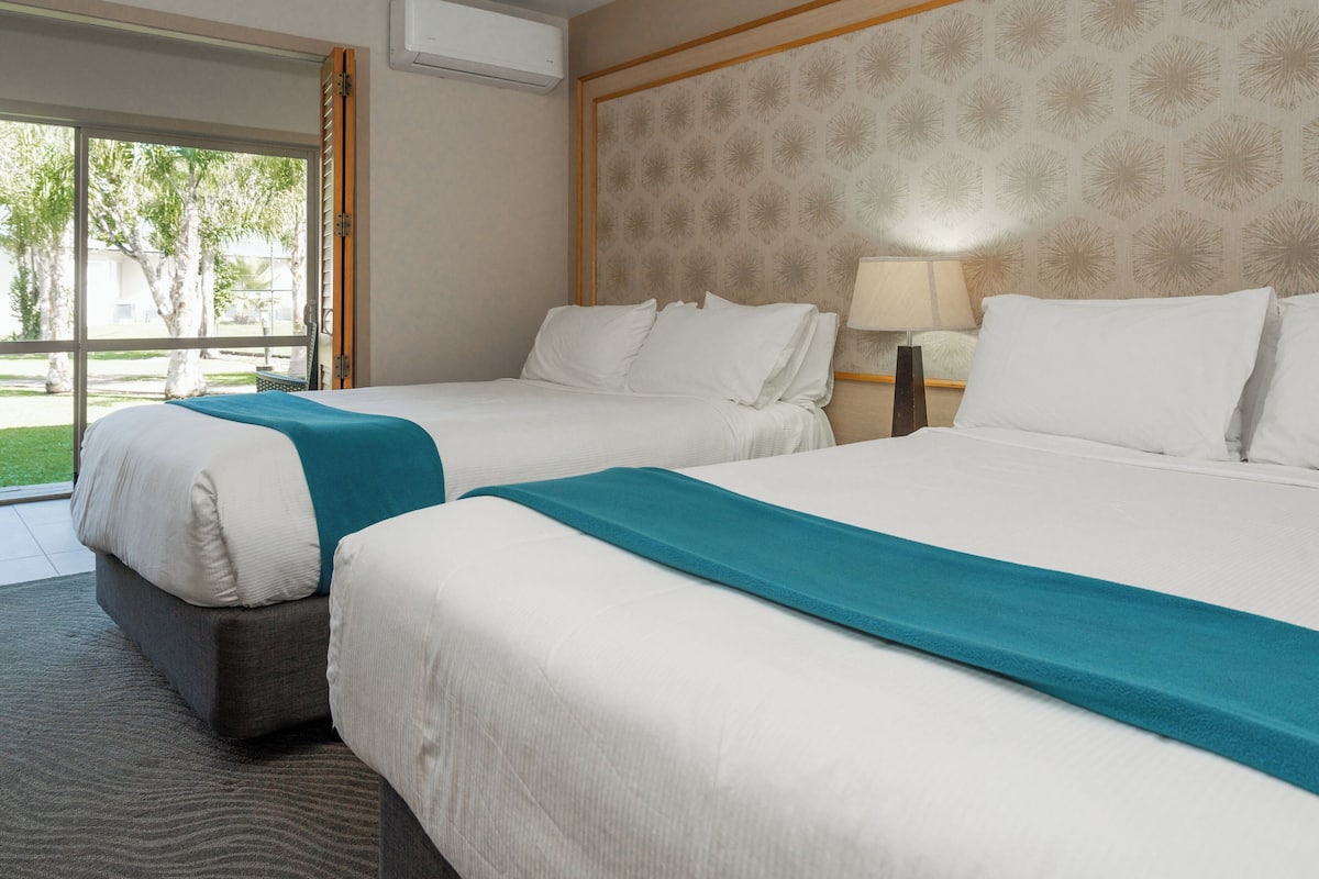 Gardenview 2 Doubles | 1 bedroom, in-room safe, desk, iron/ironing board