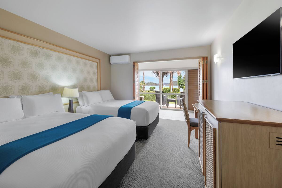 Seaview 2 Doubles | In-room safe, desk, iron/ironing board, WiFi