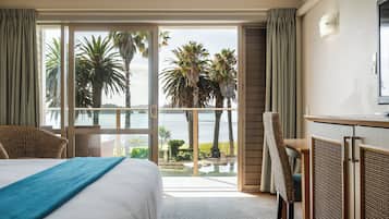 Seaview 1 King | 1 bedroom, in-room safe, desk, iron/ironing board