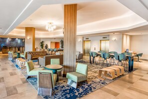 Lobby - DoubleTree by Hilton Carson (Carson)