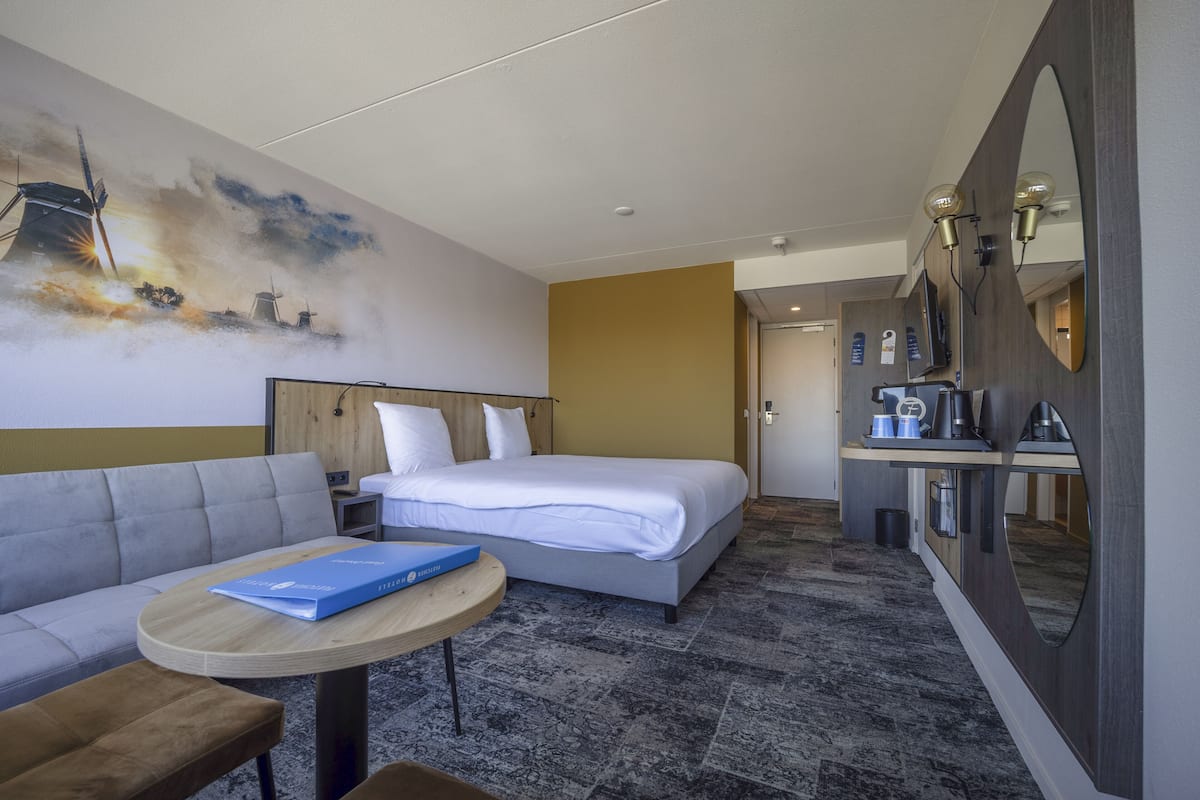 In-room safe, soundproofing, cribs/infant beds, free WiFi