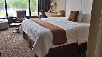 Studio Suite, 1 Tempat Tidur King, Bebas Asap Rokok | Brankas, meja kerja, setrika/meja setrika, dan tempat tidur bayi gratis