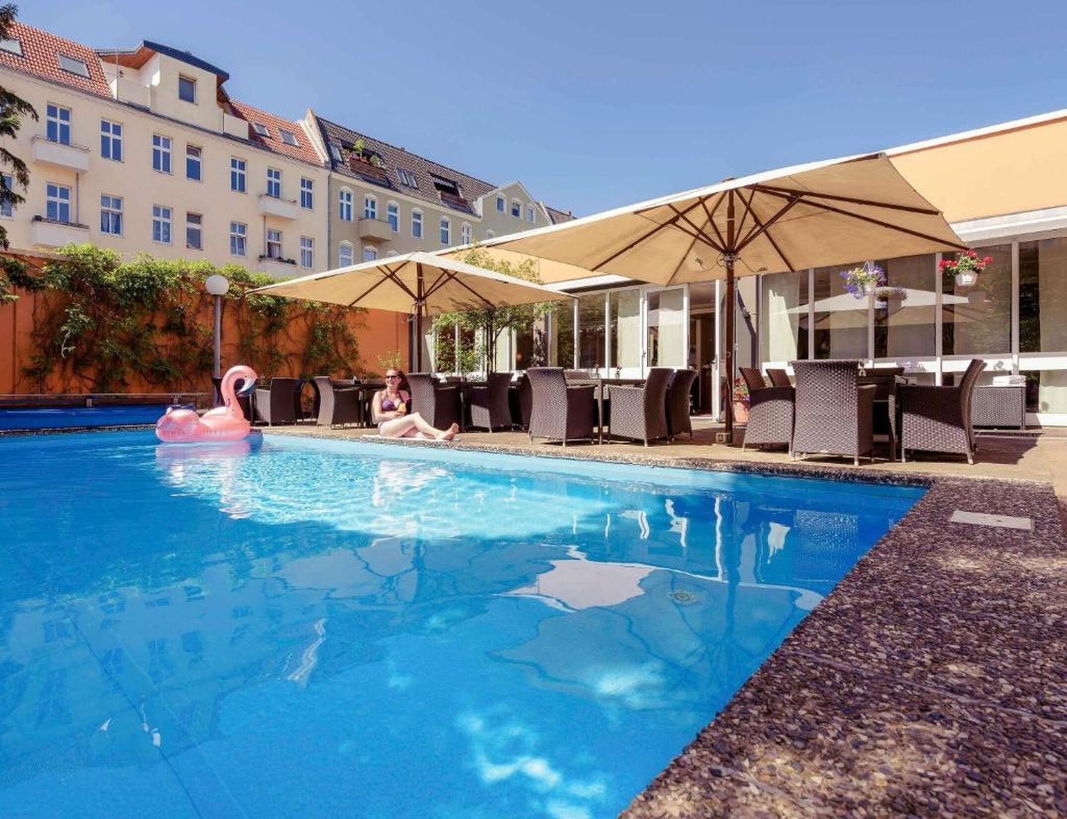 Außenpool (je nach Saison geöffnet)