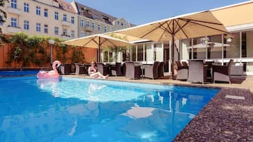 Außenpool (je nach Saison geöffnet)