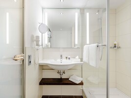 Minibar, in-room safe, desk, soundproofing