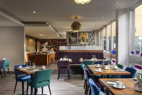 Tägliches Frühstücksbuffet gegen Gebühr