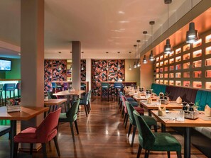 Lunch and dinner served, Regional cuisine - Mercure Hotel Berlin City West (Berlin)