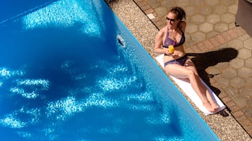 Piscine extérieure (ouverte en saison)