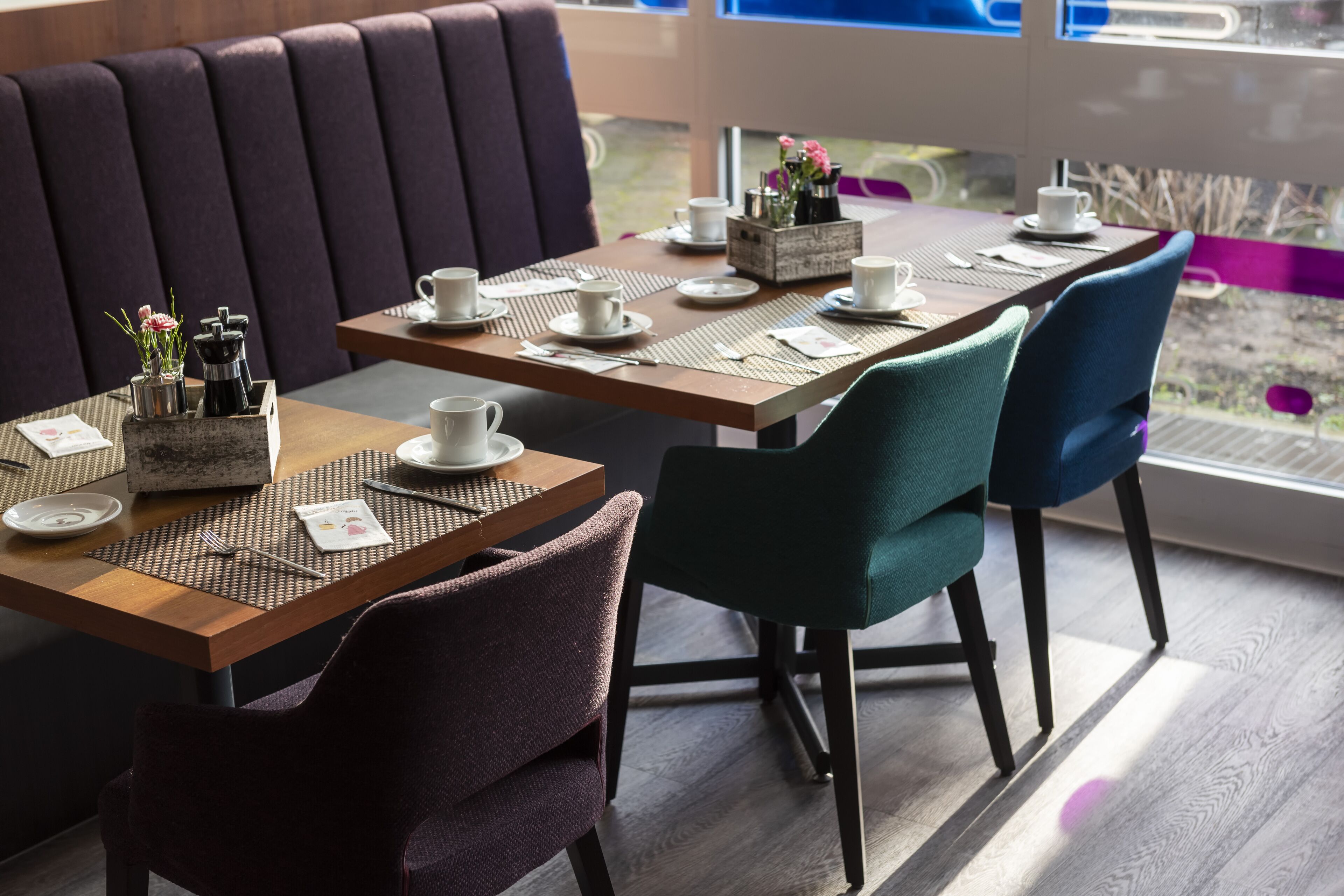 Petit déjeuner buffet (19 EUR par personne)