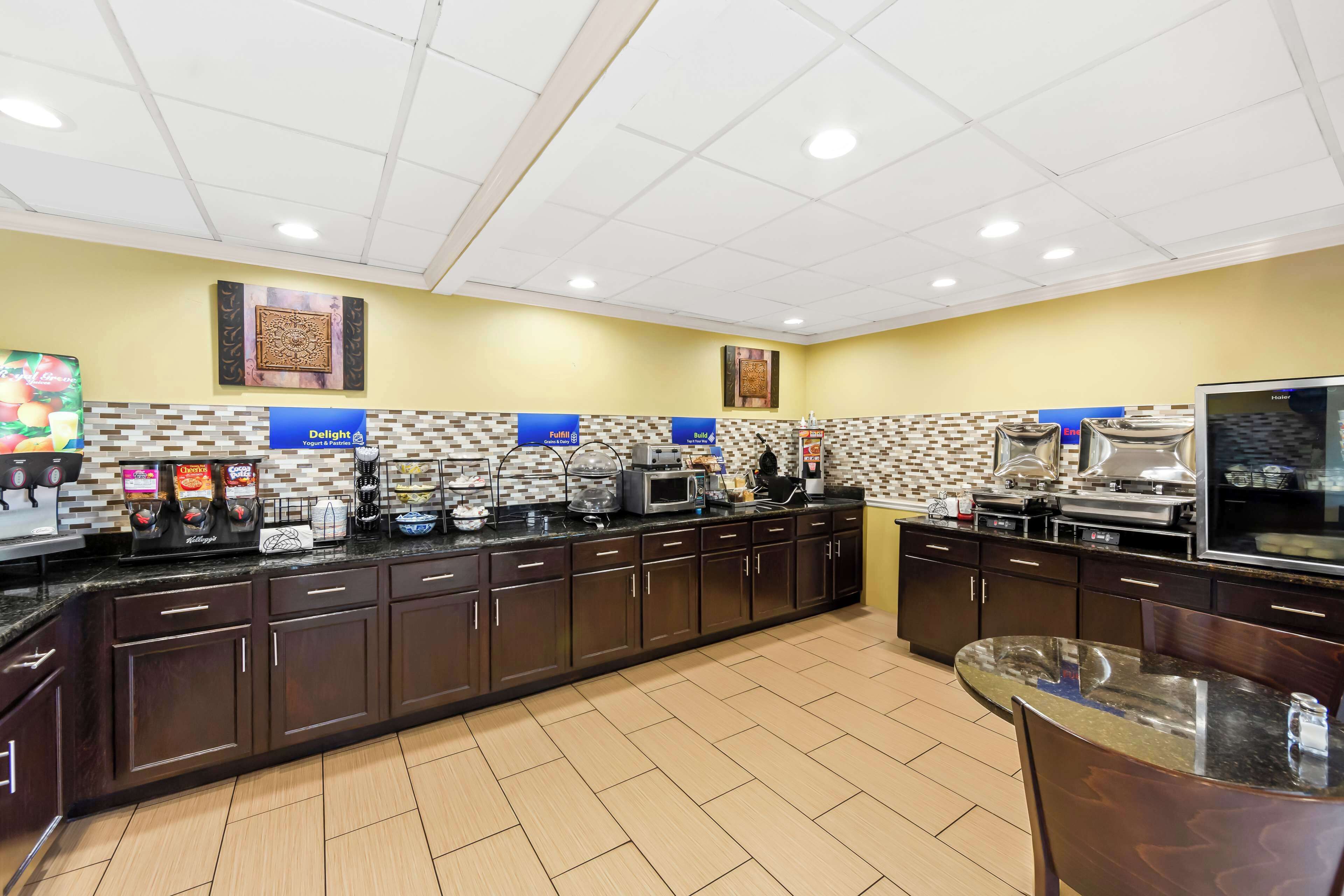 Free daily buffet breakfast