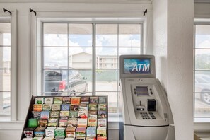 ATM/banking on site - OYO Hotel Baton Rouge East I-12 Louisiana (Baton Rouge)