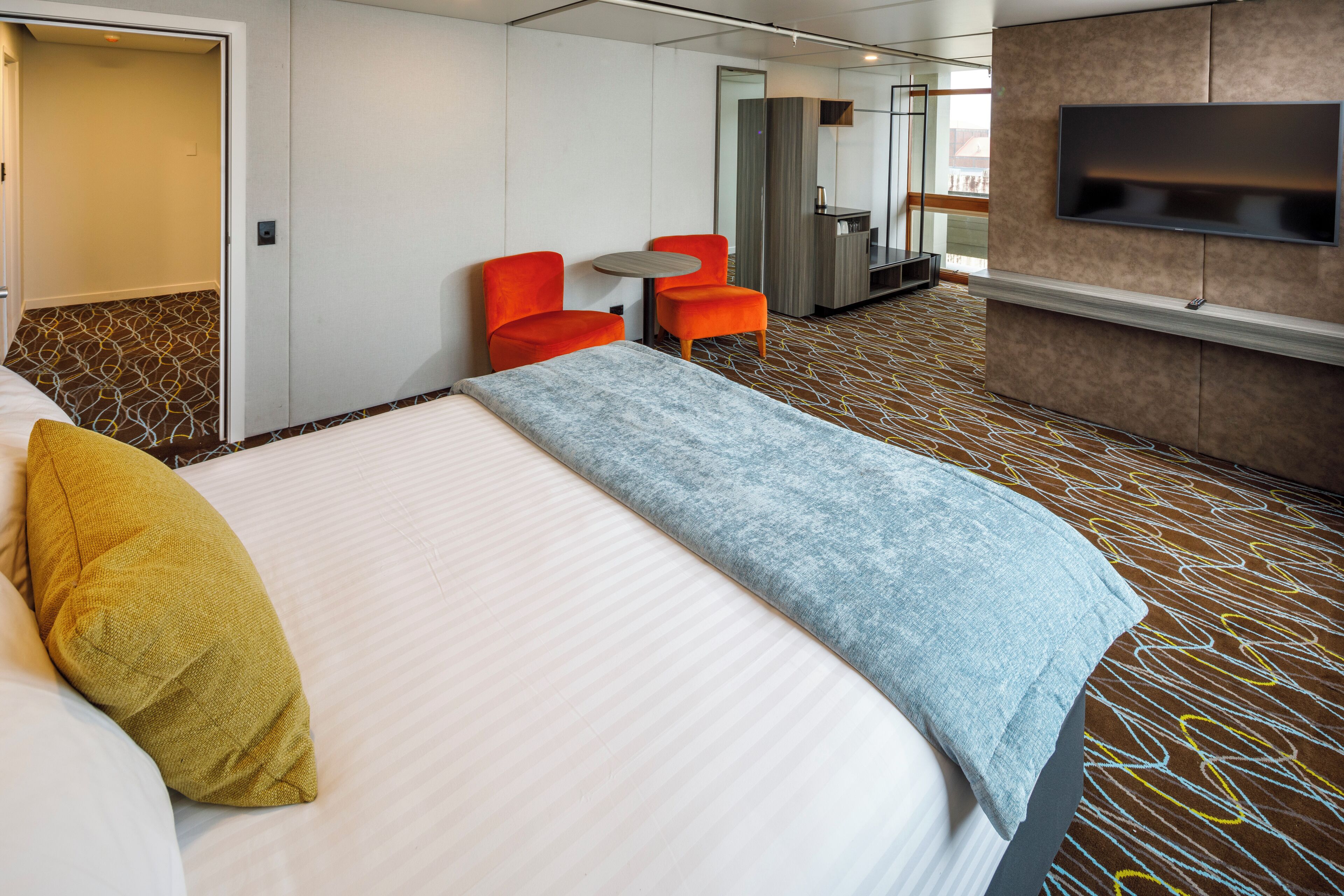 客房內保險箱、書桌、熨斗/熨衣板、免費搖籃/嬰兒床